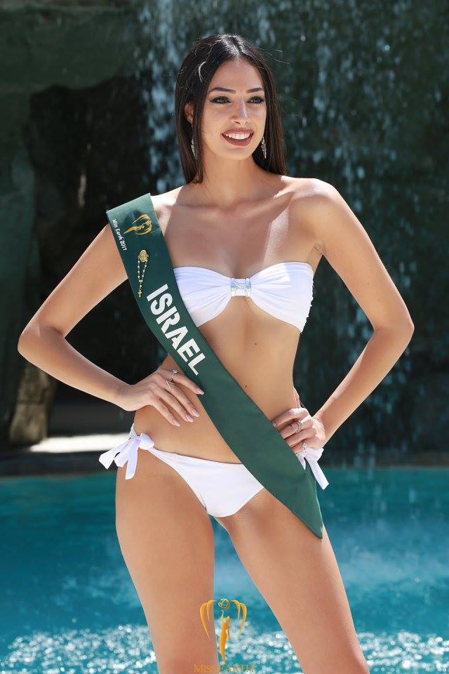 Mãn nhãn với phần trình diễn áo tắm của Hoa hậu Trái đất 2017