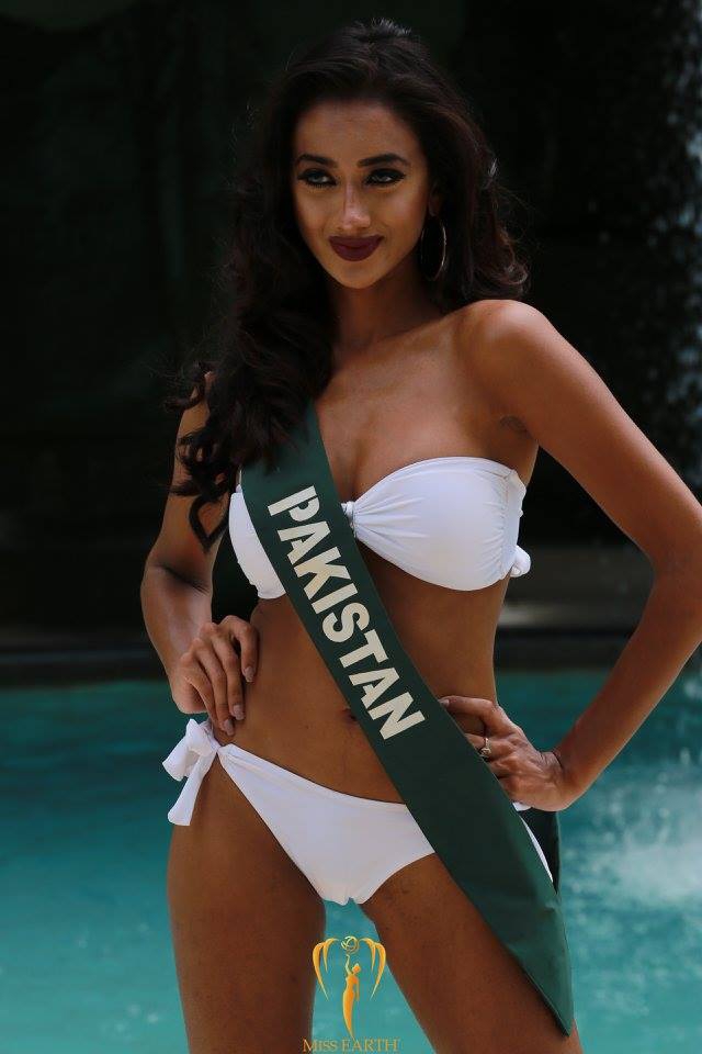 Mãn nhãn với phần trình diễn áo tắm của Hoa hậu Trái đất 2017