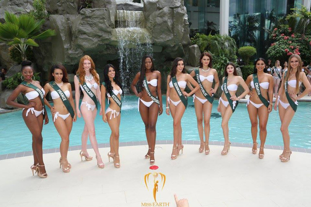 Mãn nhãn với phần trình diễn áo tắm của Hoa hậu Trái đất 2017