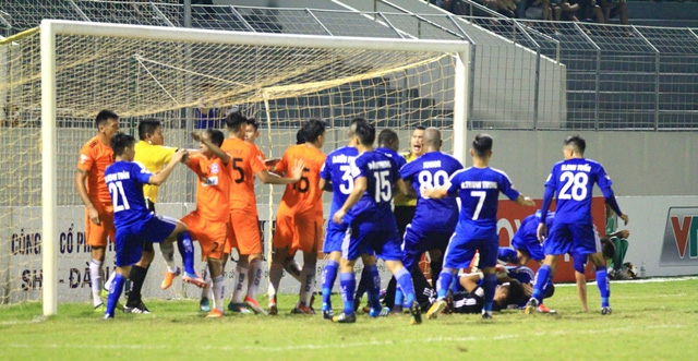 CLB Quảng Nam ngày càng gần ngôi vô địch V-League