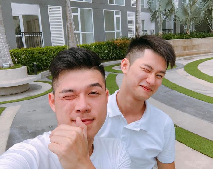 Thêm một nam ca sĩ điển trai công khai người yêu đồng giới chuẩn soái ca