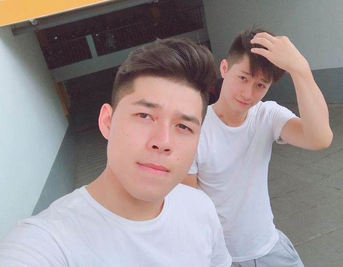 Thêm một nam ca sĩ điển trai công khai người yêu đồng giới chuẩn soái ca Thêm một nam ca sĩ điển trai công khai người yêu đồng giới chuẩn soái ca