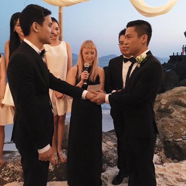 Thêm một nam ca sĩ điển trai công khai người yêu đồng giới chuẩn soái ca