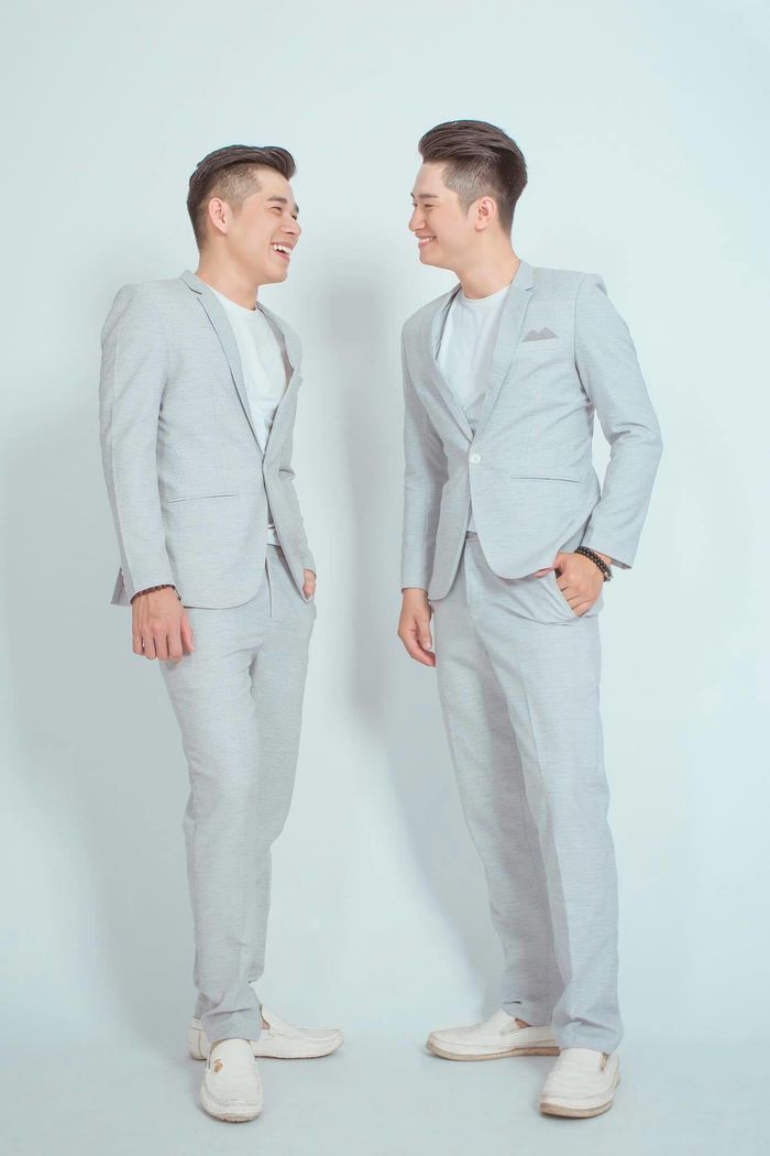 Thêm một nam ca sĩ điển trai công khai người yêu đồng giới chuẩn soái ca