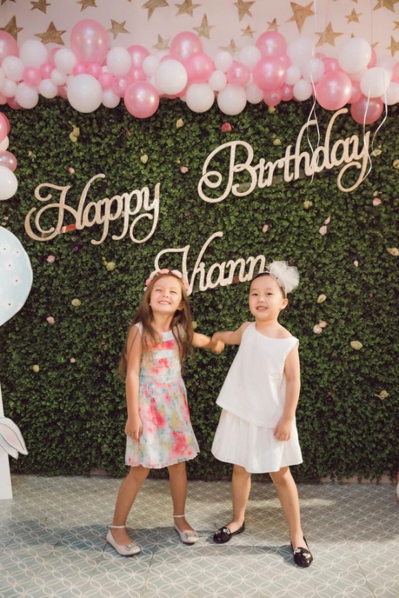 Hoa hậu Hà Kiều Anh tổ chức sinh nhật vui vẻ cho con gái