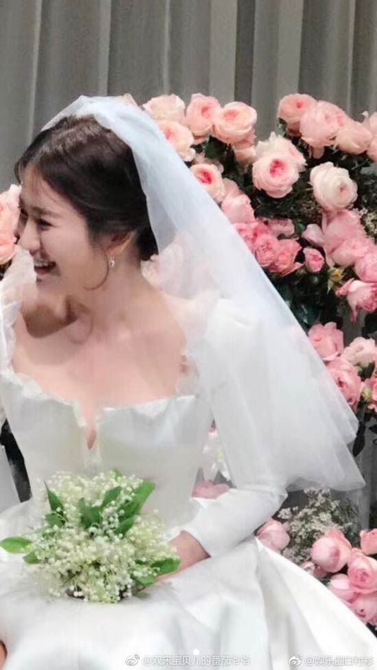 Cô dâu Song Hye Kyo mập lên trông thấy, nhiều nghi vấn đang mang thai