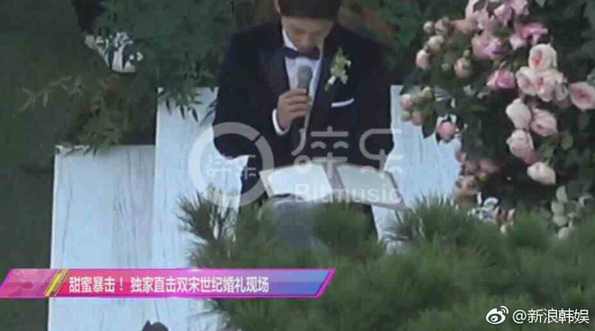 2 bố con Song Joong Ki đều xúc động rơi nước mắt trong lễ cưới 2 bố con Song Joong Ki đều xúc động rơi nước mắt trong lễ cưới