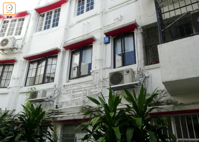 Con rơi Thành Long bị nghi ngờ về nhà mẹ đẻ trộm đồ