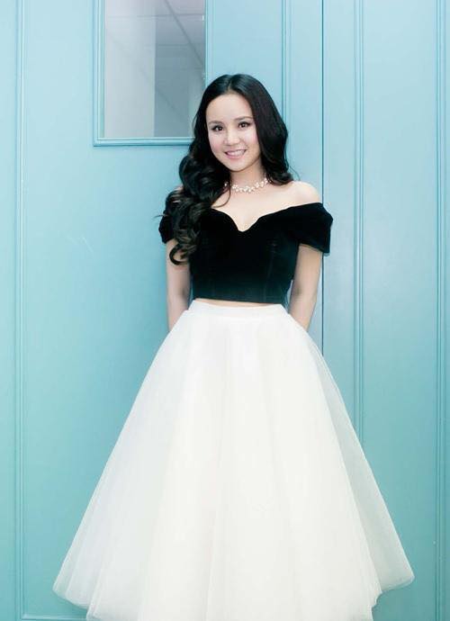 Hậu scandal, Vy Oanh tiết lộ đang điều hành công ty riêng và từ chối nhận show ở bar