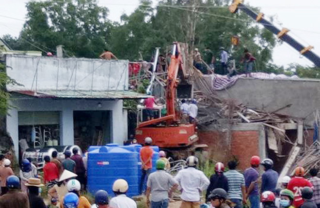 Sập giàn giáo, nam công nhân thiệt mạng