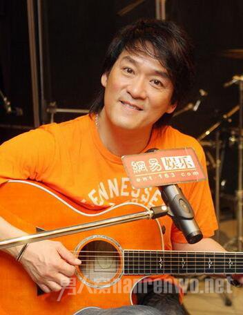 Kiếm tiền dễ như ăn kẹo nhờ làm trợ lý của sao: Sự thật ngỡ ngàng