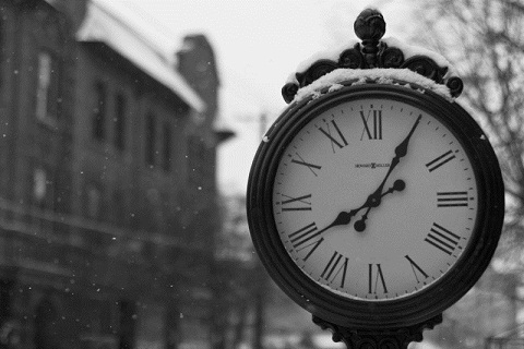 Vì sao bóng đá Châu Âu chuyển sang giờ mùa đông?