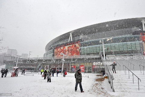 Vì sao bóng đá Châu Âu chuyển sang giờ mùa đông?