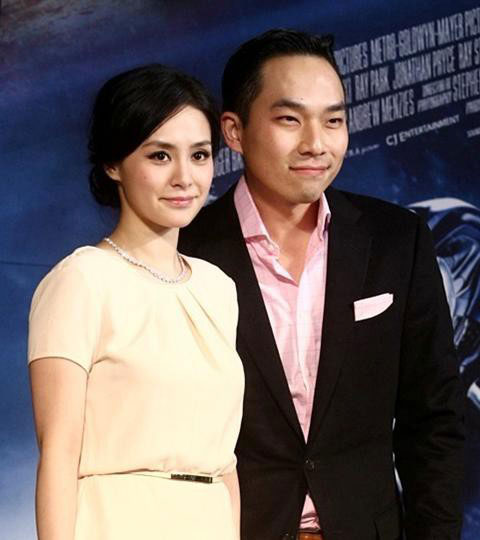 Sao Hong Kong bị tung ảnh nóng: Bị ruồng bỏ, tình duyên lận đận