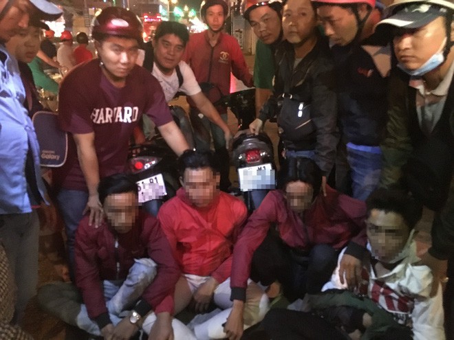 Bình Dương: Nhiều phụ nữ bị cướp giật điện thoại, túi xách khi đi đón Tết Dương lịch 2018