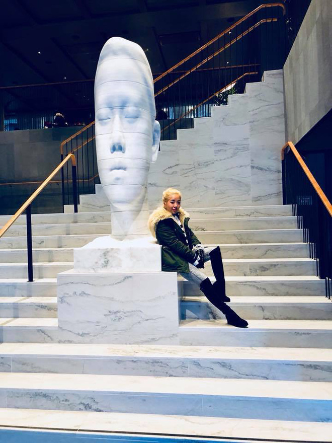 Ngày đầu tiên năm mới, hội chị em người khoe cỗ bàn linh đình, người tâm sự dăm ba câu tiễn năm cũ đi