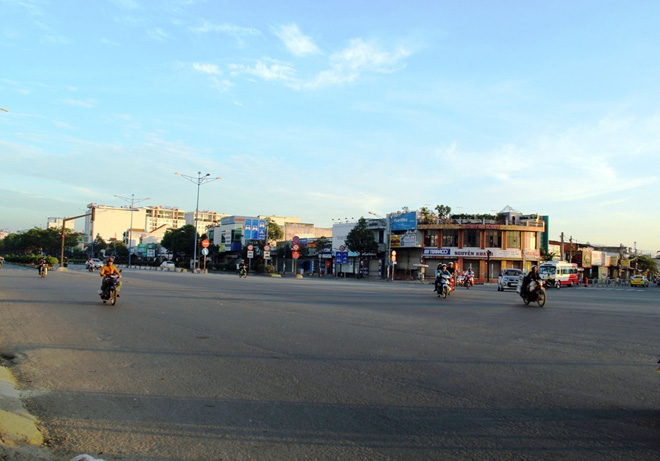 Phố phường Sài Gòn tĩnh lặng đến lạ thường trong ngày đầu năm mới