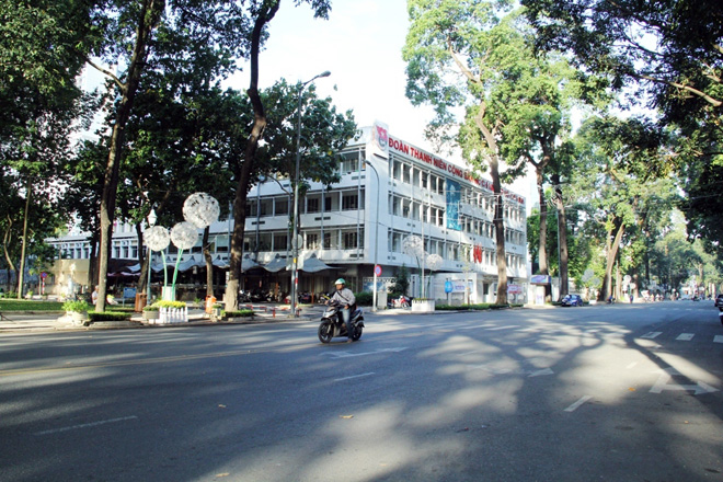 Phố phường Sài Gòn tĩnh lặng đến lạ thường trong ngày đầu năm mới