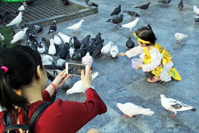 Phố phường Sài Gòn tĩnh lặng đến lạ thường trong ngày đầu năm mới