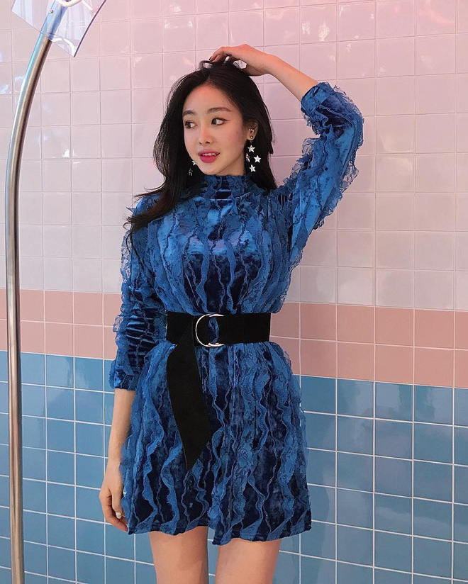 Điểm thêm chút sắc màu cho ngày đầu xuân với 5 gam màu nổi bật mà cực trendy Điểm thêm chút sắc màu cho ngày đầu xuân với 5 gam màu nổi bật mà cực trendy