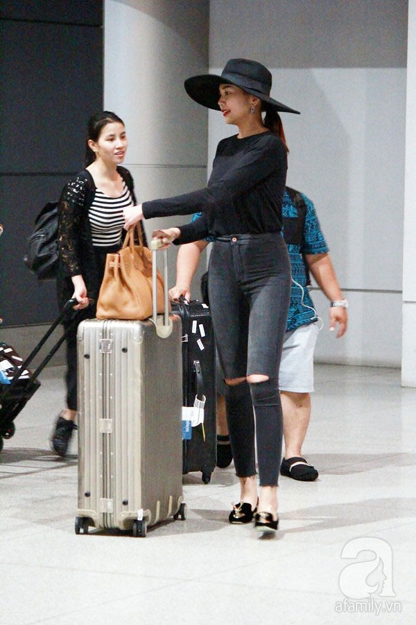 Vừa sang năm mới, Thanh Hằng đã đăng ảnh úp mở về nửa kia?