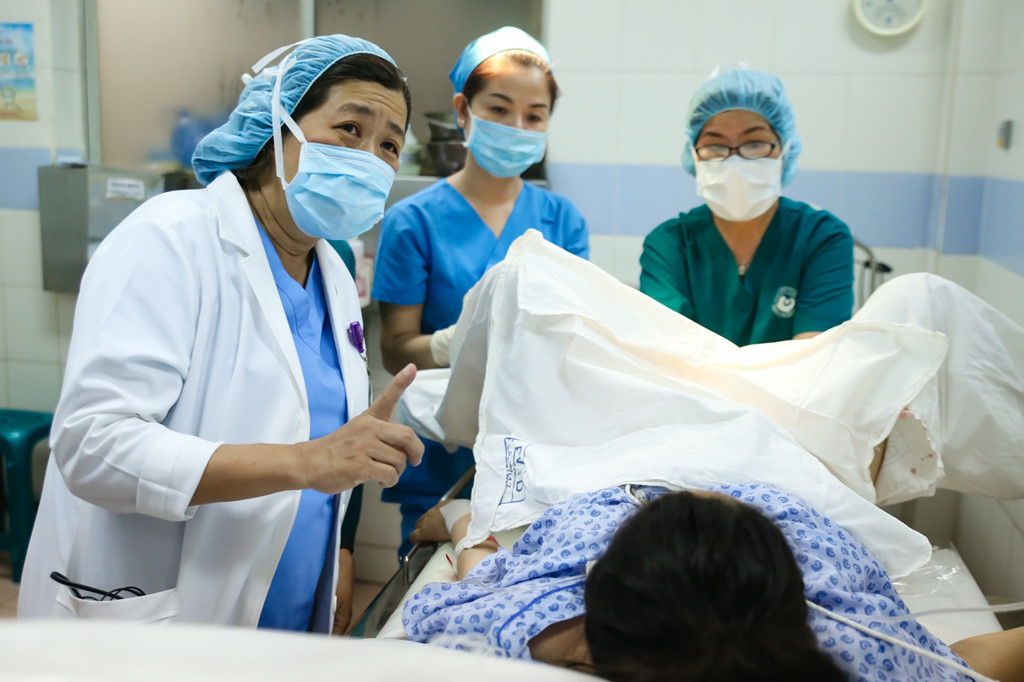 5 em bé chào đời ở thời khắc bước sang năm 2018