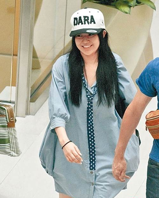 Aoi Sora lấy chồng sau 15 năm đóng phim cấp 3