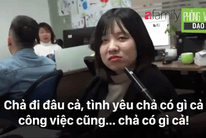 Loạt tâm sự của hội chị em trước thềm 2018: Người thở phào thoát ế ngàn năm, kẻ sụt sùi đơn phương suốt kiếp!