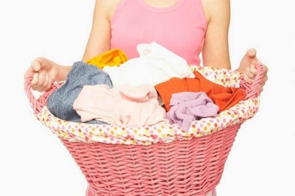 Quần áo nhanh hóa giẻ rách vì những sai lầm chị em thường mắc khi giặt bằng tay Quần áo nhanh hóa giẻ rách vì những sai lầm chị em thường mắc khi giặt bằng tay