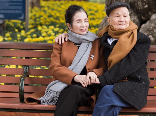 Mối tình ông bà anh 50 năm bên nhau không rời và độc chiêu cưa đổ người đẹp của ông ngoại Mối tình ông bà anh 50 năm bên nhau không rời và độc chiêu cưa đổ người đẹp của ông ngoại