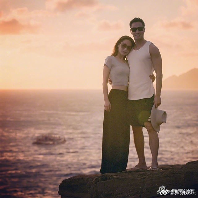 Showbiz Hoa ngữ 2017: Hơn 10 cặp đôi chia tay, nhiều cái chết bí ẩn, thị phi dồn dập tới tận ngày 31