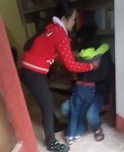 Vụ bé gái khóc thét khi mẹ quay về đón sau 6 năm bỏ đi: Người bố lên tiếng