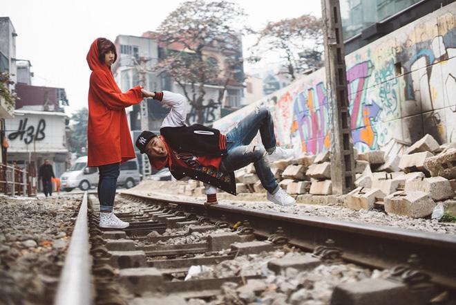 Chàng phi công ngày tỏ tình vẫn gọi chị xưng em và ảnh cưới nhảy khắp Hà Nội cực chất