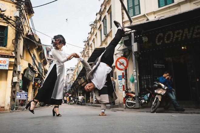 Chàng phi công ngày tỏ tình vẫn gọi chị xưng em và ảnh cưới nhảy khắp Hà Nội cực chất Chàng phi công ngày tỏ tình vẫn gọi chị xưng em và ảnh cưới nhảy khắp Hà Nội cực chất