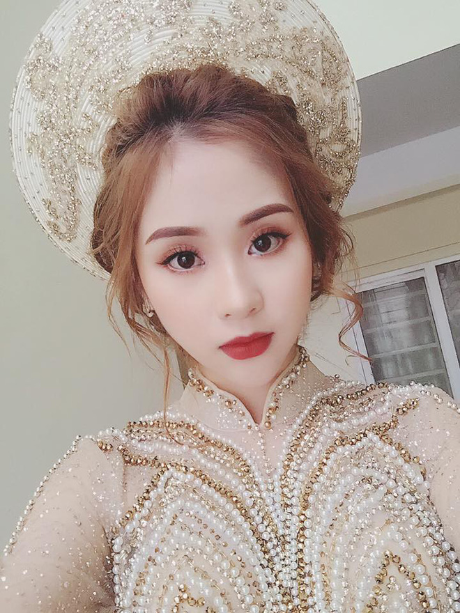 Clip cô dâu ôm cha mẹ khóc nức nở trong ngày cưới: Lấy chồng xa 53km thôi mà cảm giác như 530km vậy