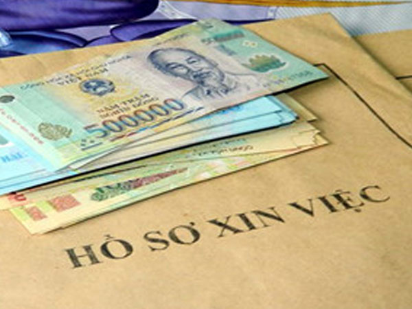 Cô gái Việt nghi bị lừa bán sang Malaysia