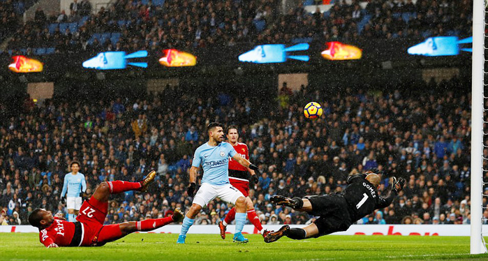 Đại thắng Watford, Man City bỏ xa MU 15 điểm