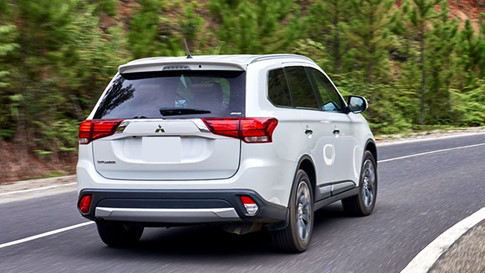 Mitsubishi Outlander lắp ráp trong nước lộ giá từ 808 triệu đồng