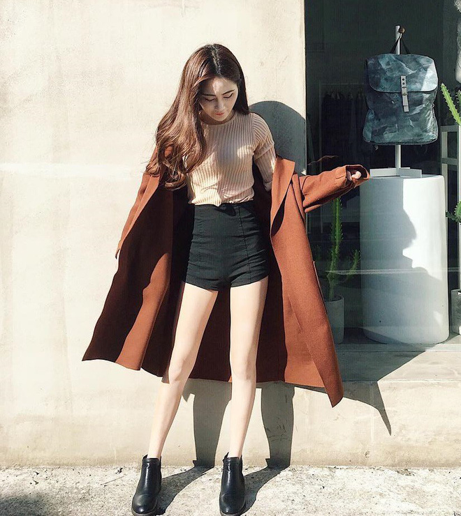 Mùa đông suốt ngày mặc áo khoác dáng dài, nhưng mix sao cho đúng thì bạn chớ bỏ qua 6 công thức sau Mùa đông suốt ngày mặc áo khoác dáng dài, nhưng mix sao cho đúng thì bạn chớ bỏ qua 6 công thức sau