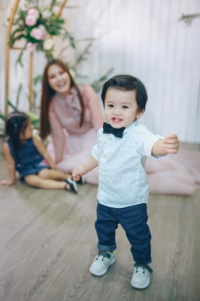 Nữ diễn viên Kiều nữ và đại gia khoe con trai gần 1 tuổi đẹp như con lai