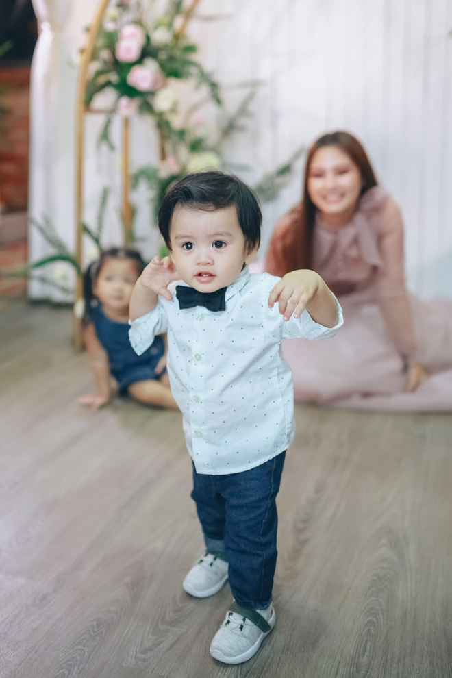 Nữ diễn viên Kiều nữ và đại gia khoe con trai gần 1 tuổi đẹp như con lai