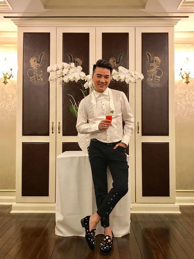 Khán giả ngã ngửa khi Đàm Vĩnh Hưng công bố tuổi thật Khán giả ngã ngửa khi Đàm Vĩnh Hưng công bố tuổi thật