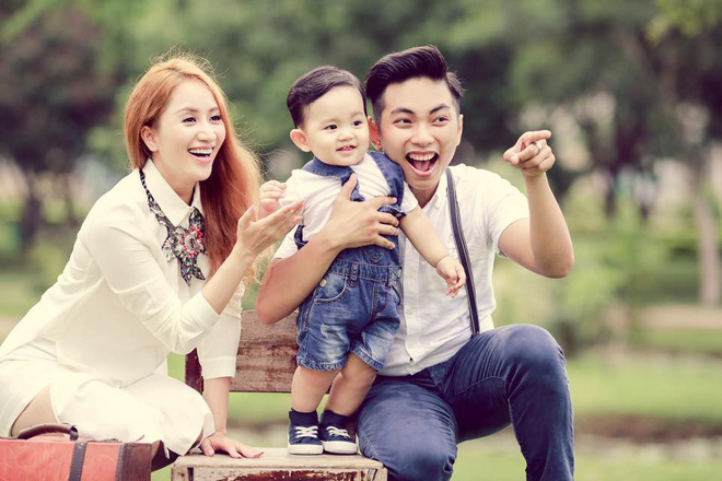 Chuyện tình 8 năm Khánh Thi – Phan Hiển: Có lúc tưởng phải tìm đến cái chết nhưng giờ là hạnh phúc an yên Chuyện tình 8 năm Khánh Thi – Phan Hiển: Có lúc tưởng phải tìm đến cái chết nhưng giờ là hạnh phúc an yên