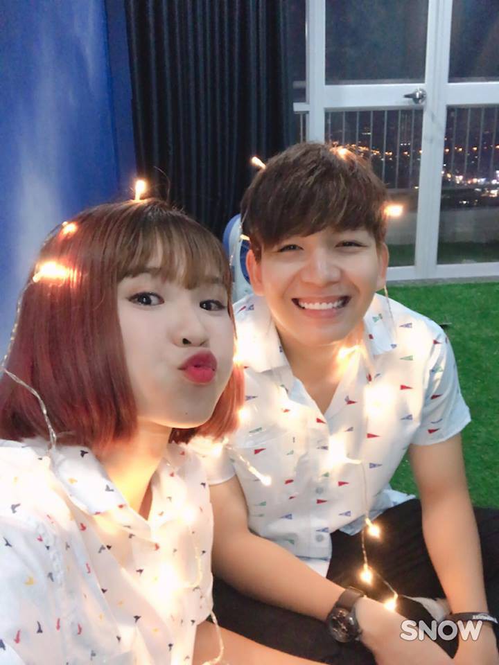 Khởi My hạnh phúc đón tuổi mới bên ông xã Kelvin Khánh và người thân