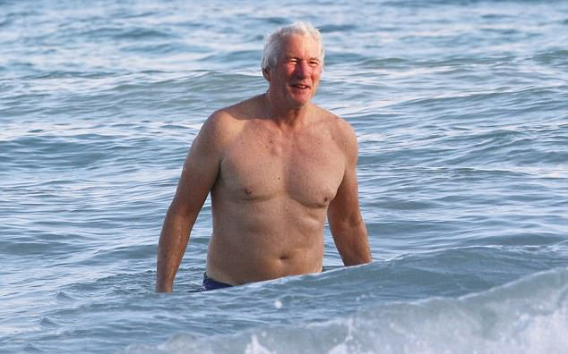 Richard Gere thay đổi không nhận ra sau 18 năm đóng phim Người đàn bà đẹp