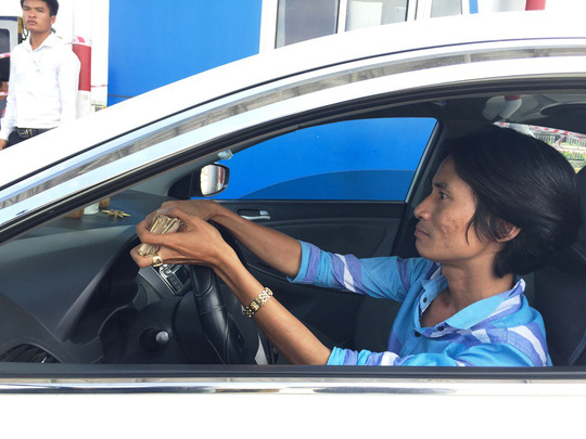 BOT Ninh An ách tắc, xả trạm vẫn không chịu đi