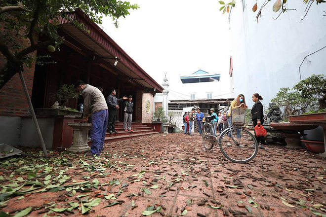 Vụ nổ ở Bắc Ninh: Đạn phủ kín đường làng, đã thu gom được 500kg đầu đạn Vụ nổ ở Bắc Ninh: Đạn phủ kín đường làng, đã thu gom được 500kg đầu đạn