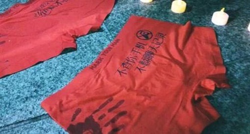 Dùng 199 quần lót cầu hôn, cô gái khiến bạn trai gật đầu lia lịa Dùng 199 quần lót cầu hôn, cô gái khiến bạn trai gật đầu lia lịa