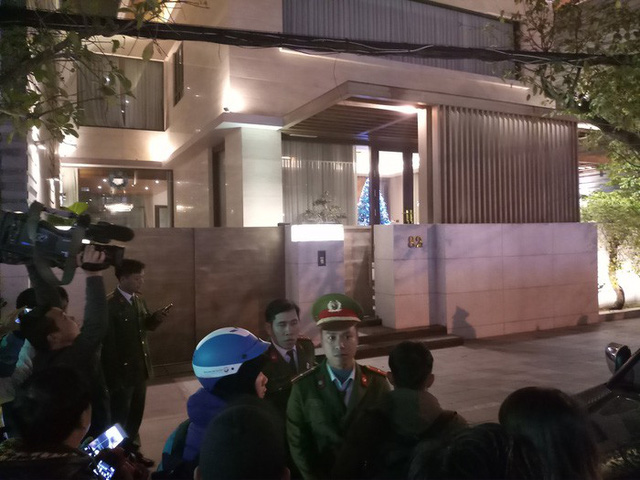 Phan Văn Anh Vũ bị Singapore trục xuất, về tới sân bay Nội Bài