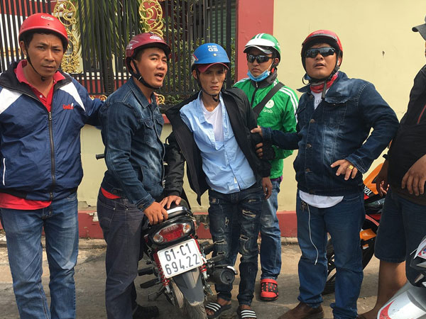 Bình Dương: Bị truy đuổi, tên cướp rút kim tiêm tấn công đội hiệp sĩ
